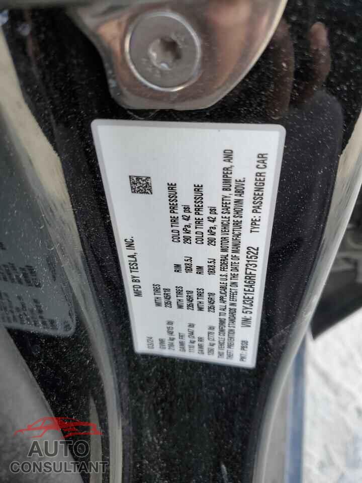 TESLA MODEL 3 2024 - 5YJ3E1EA6RF731522