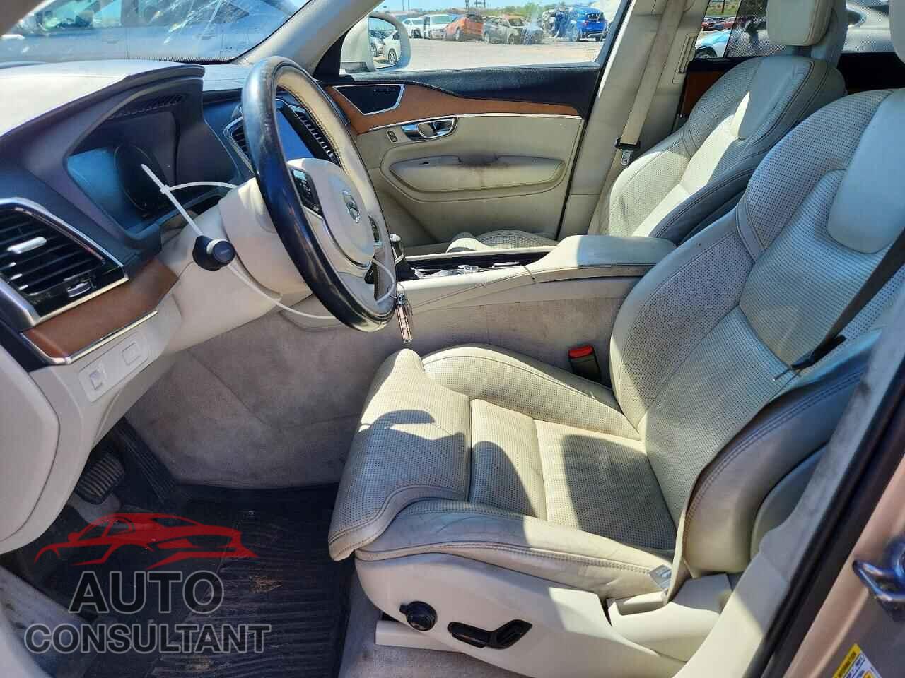 VOLVO XC90 2016 - YV4A22PL1G1017921