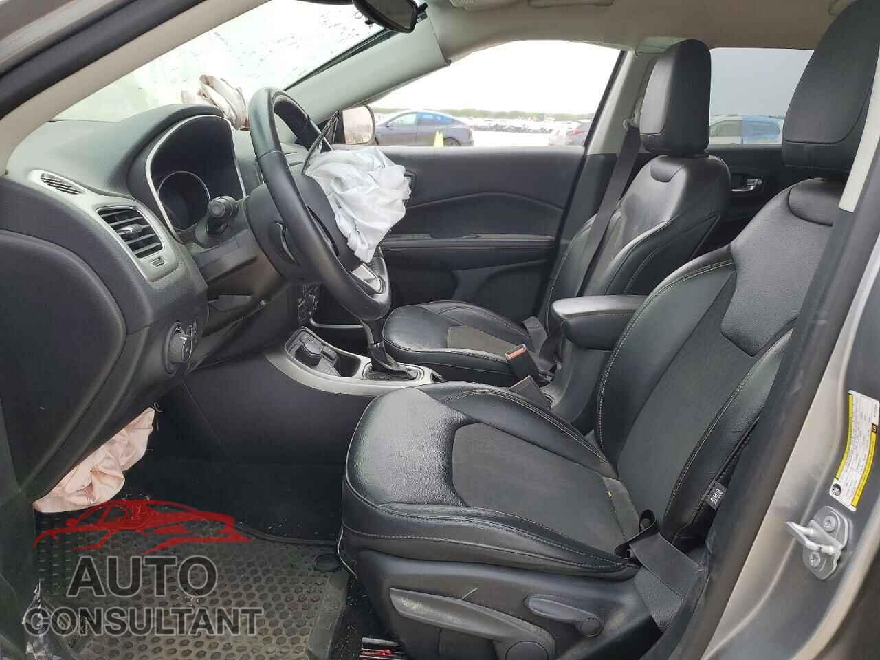 JEEP COMPASS 2019 - 3C4NJDBB0KT741635