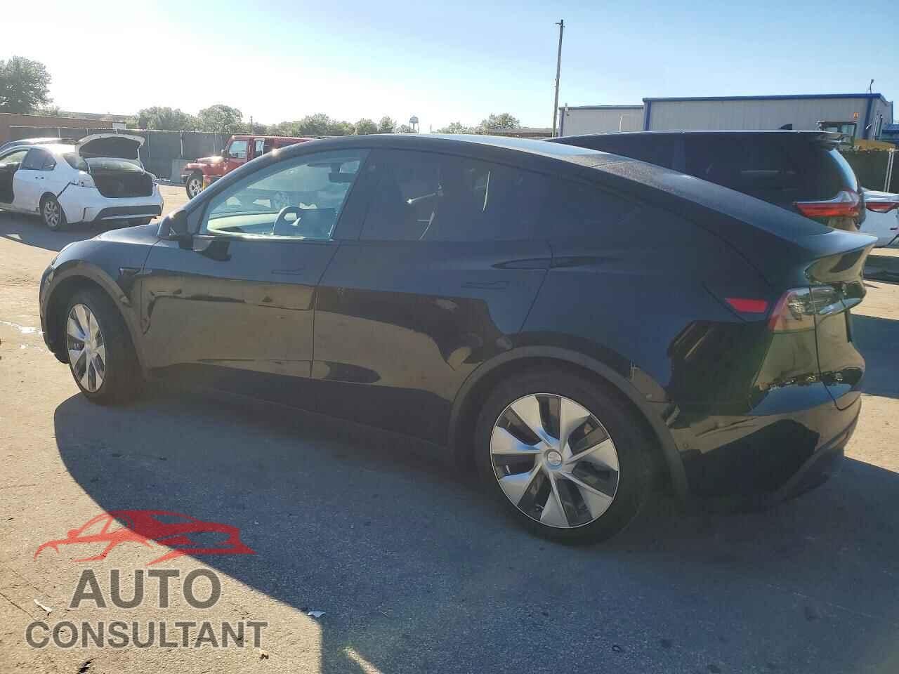TESLA MODEL Y 2021 - 5YJYGDEEXMF175213