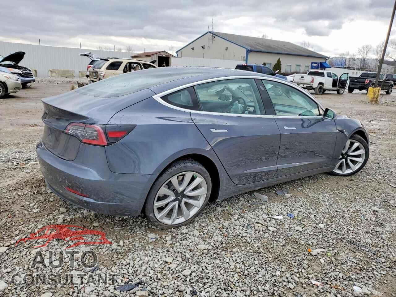 TESLA MODEL 3 2017 - 5YJ3E1EA6HF000913