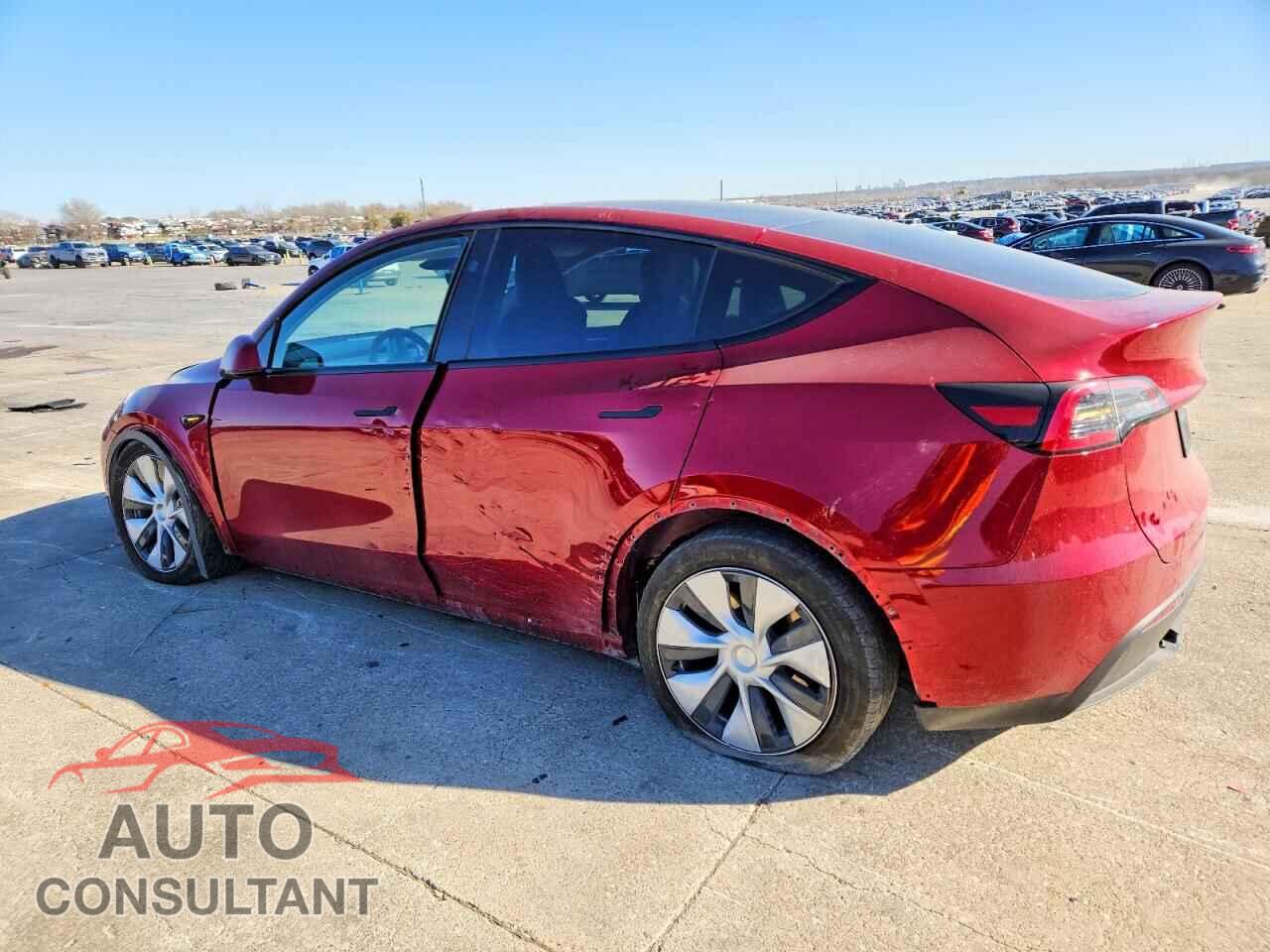 TESLA MODEL Y 2024 - 7SAYGAEEXRF018404