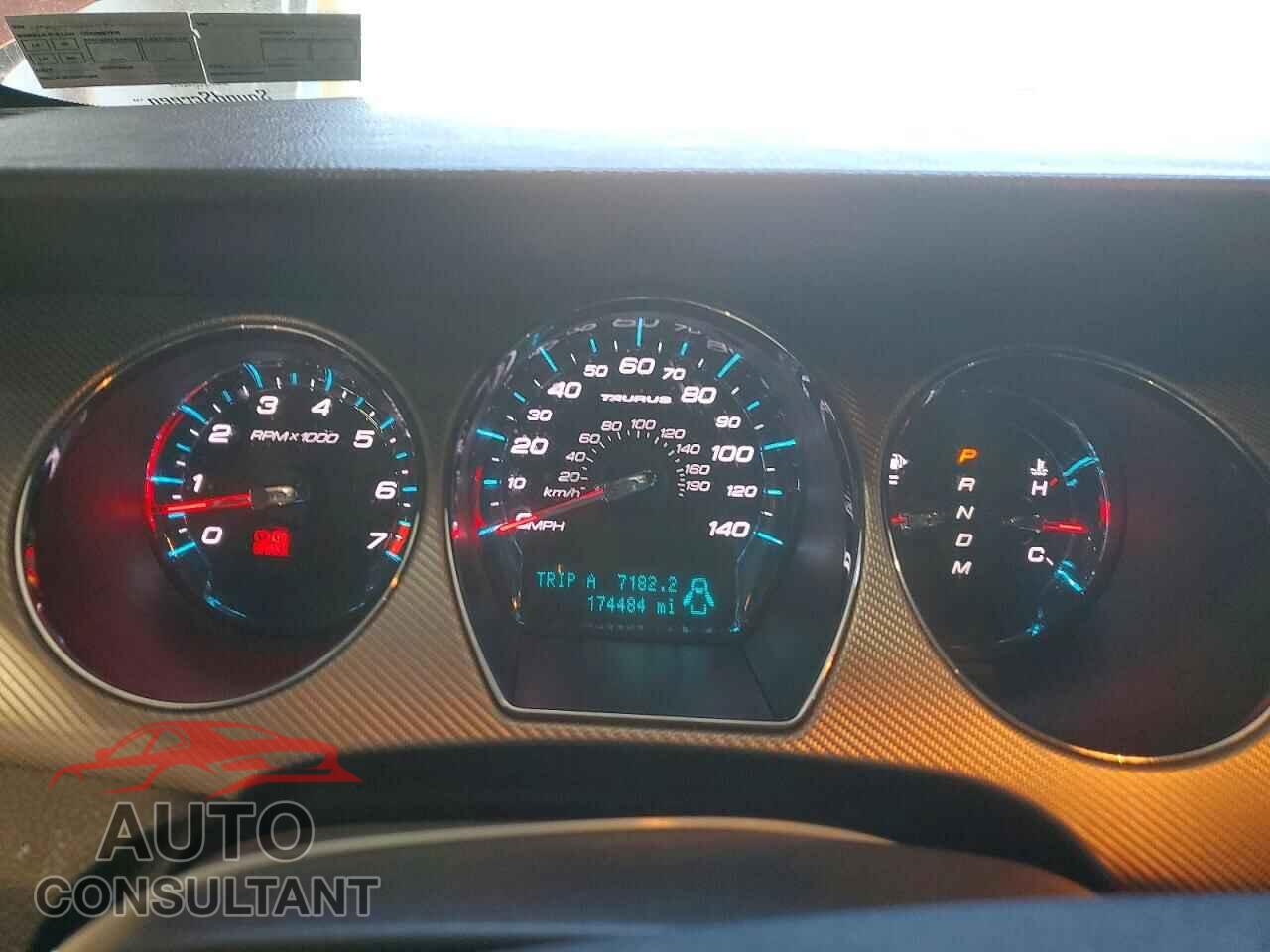 FORD TAURUS 2010 - 1FAHP2KT7AG165432