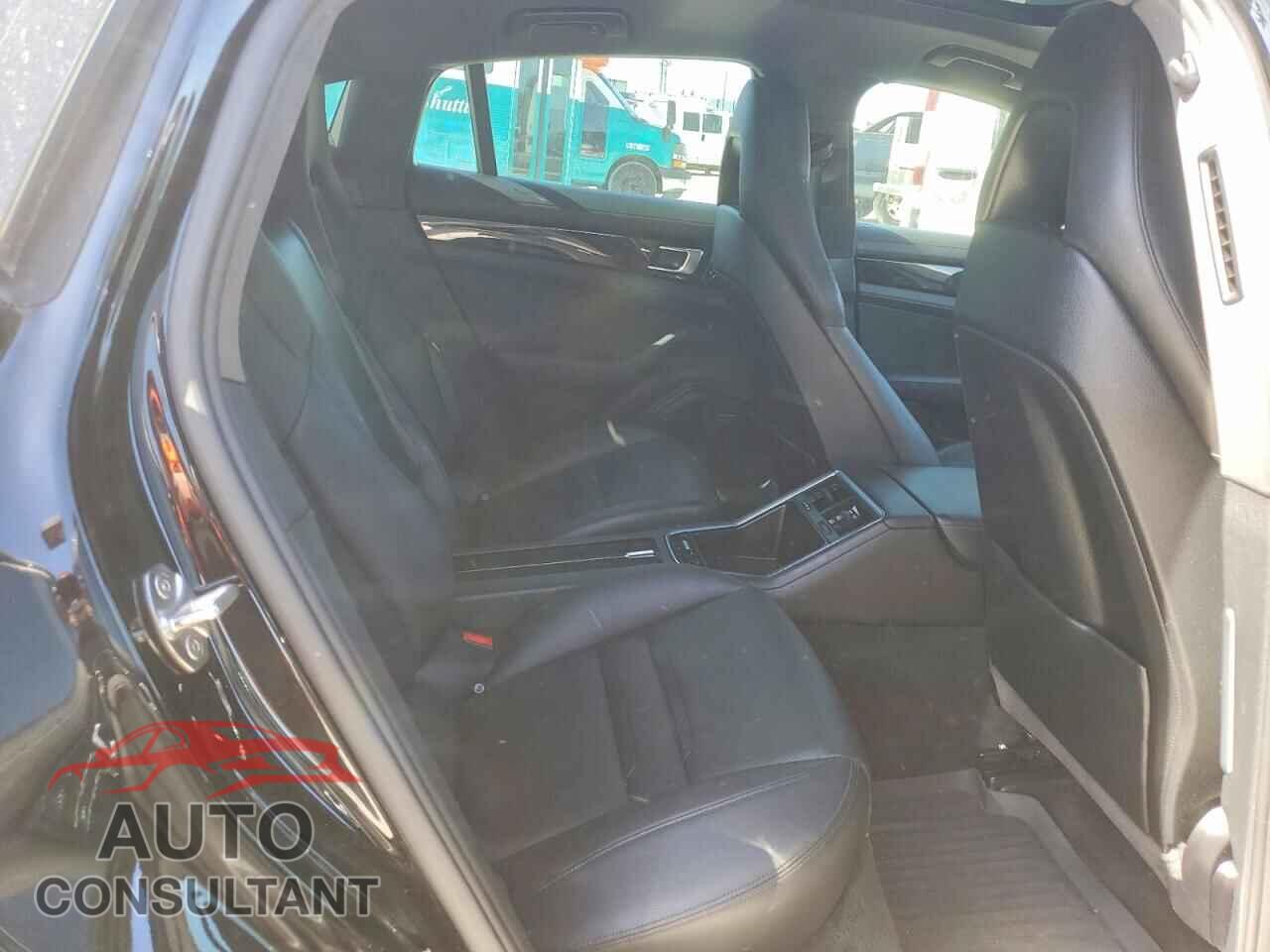 PORSCHE PANAMERA 2017 - WP0AA2A78HL101158
