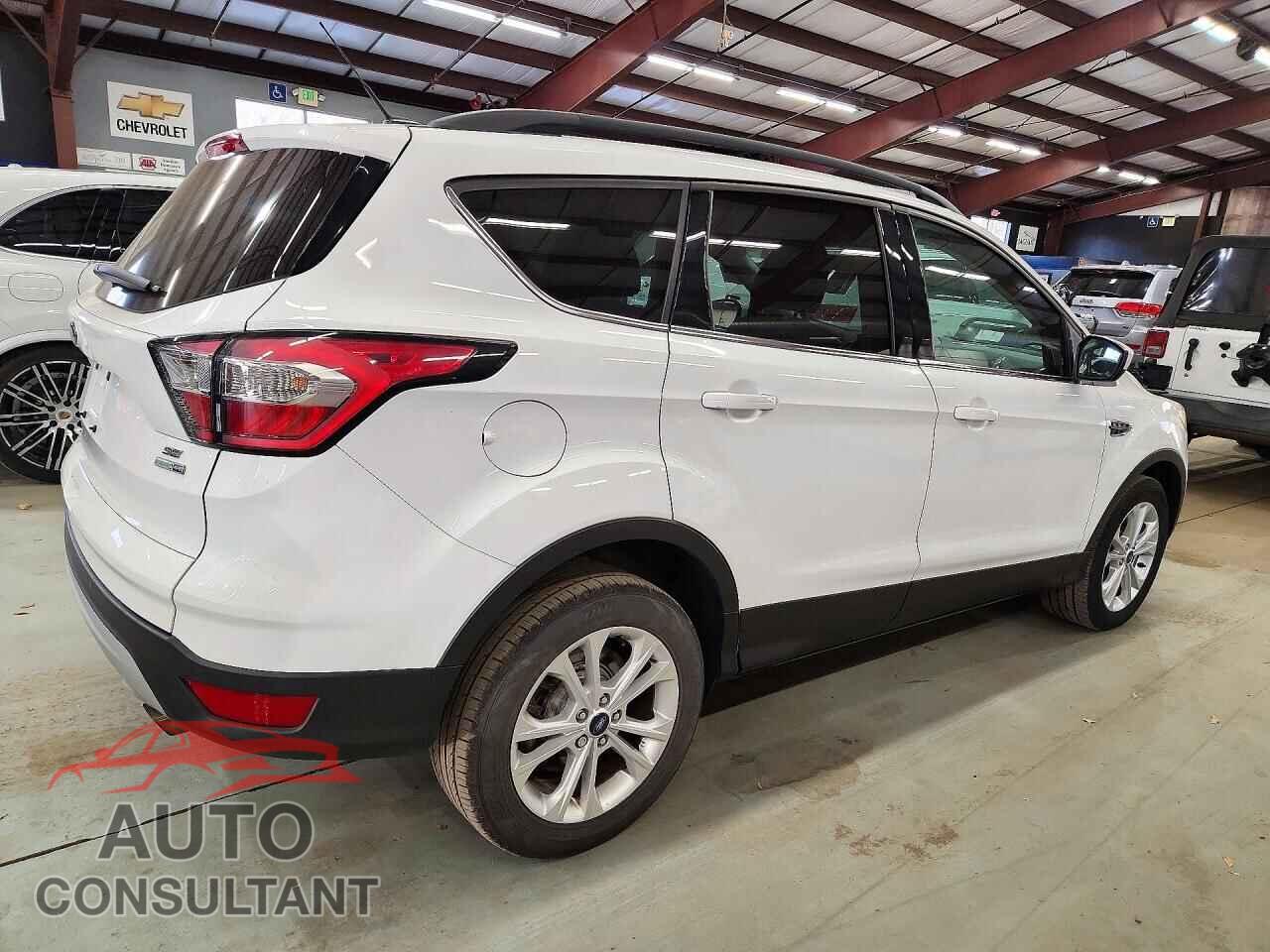 FORD ESCAPE 2017 - 1FMCU9GD7HUC85519