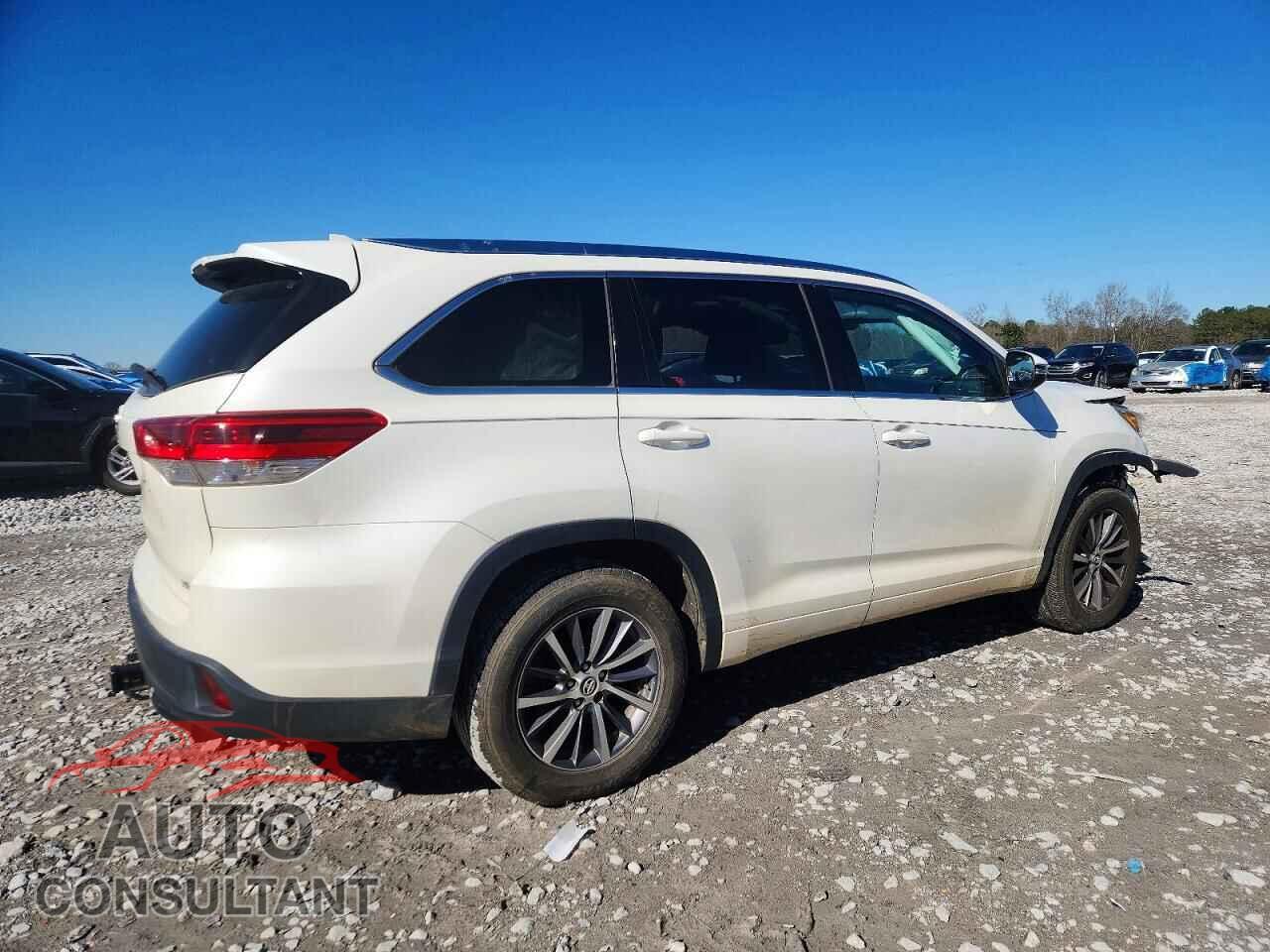 TOYOTA HIGHLANDER 2018 - 5TDKZRFH7JS542176