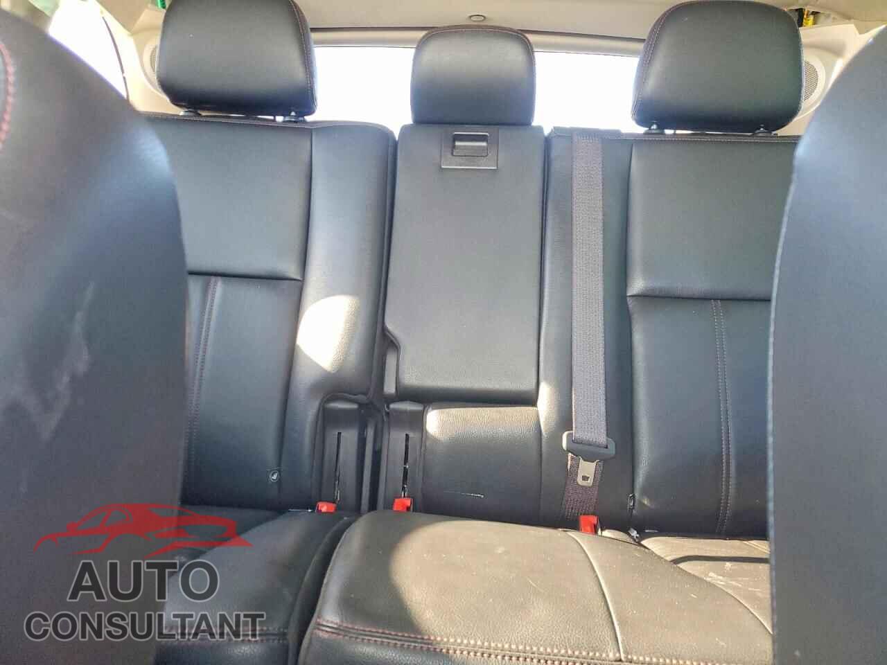 FORD EDGE 2011 - 2FMDK3KC4BBB66393