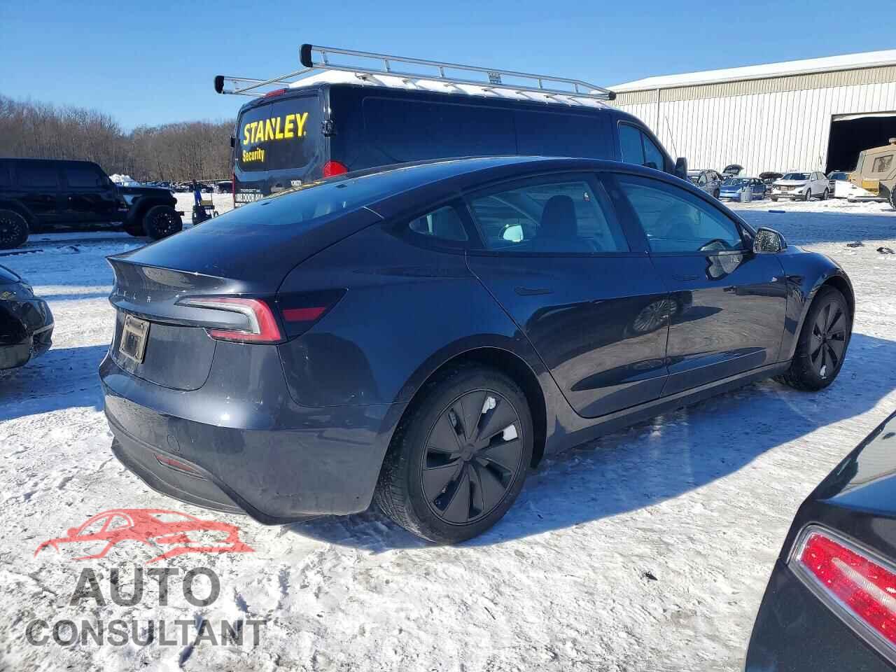 TESLA MODEL 3 2024 - 5YJ3E1EA4RF740932