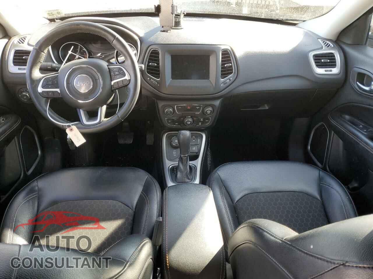 JEEP COMPASS 2018 - 3C4NJDBB7JT112677