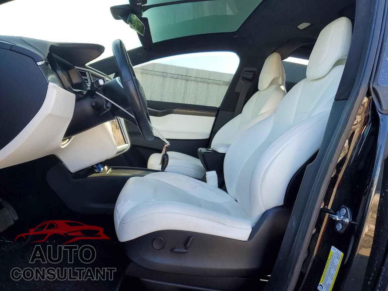 TESLA MODEL X 2017 - 5YJXCBE28HF054199