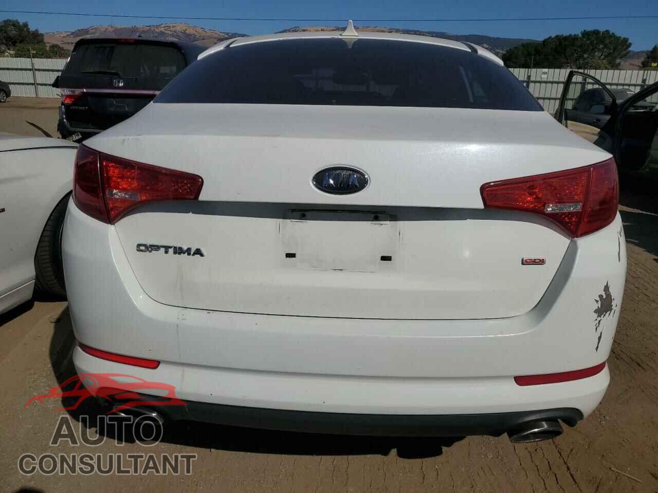 KIA OPTIMA 2011 - KNAGM4A79B5124082