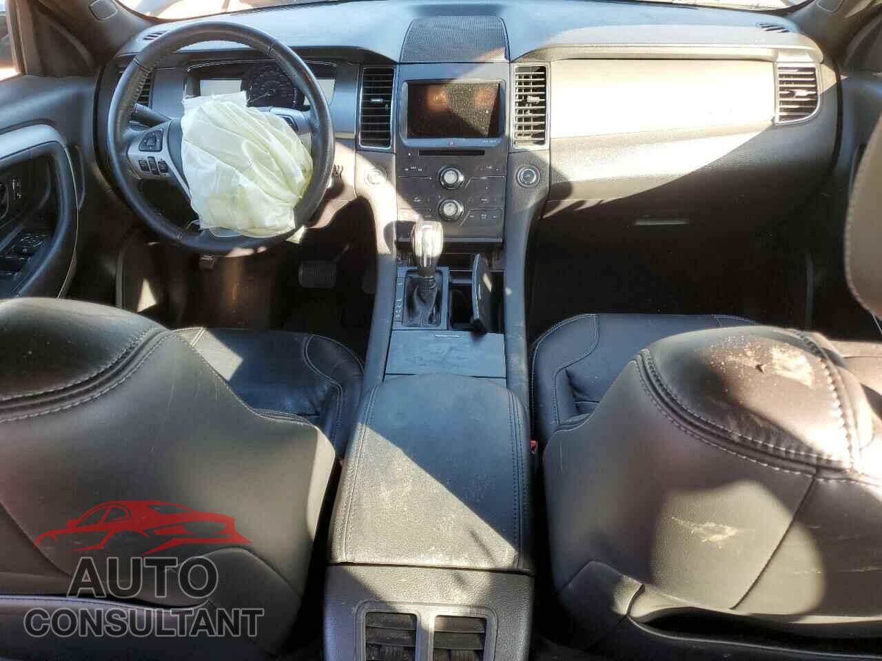 FORD TAURUS 2017 - 1FAHP2E89HG116430