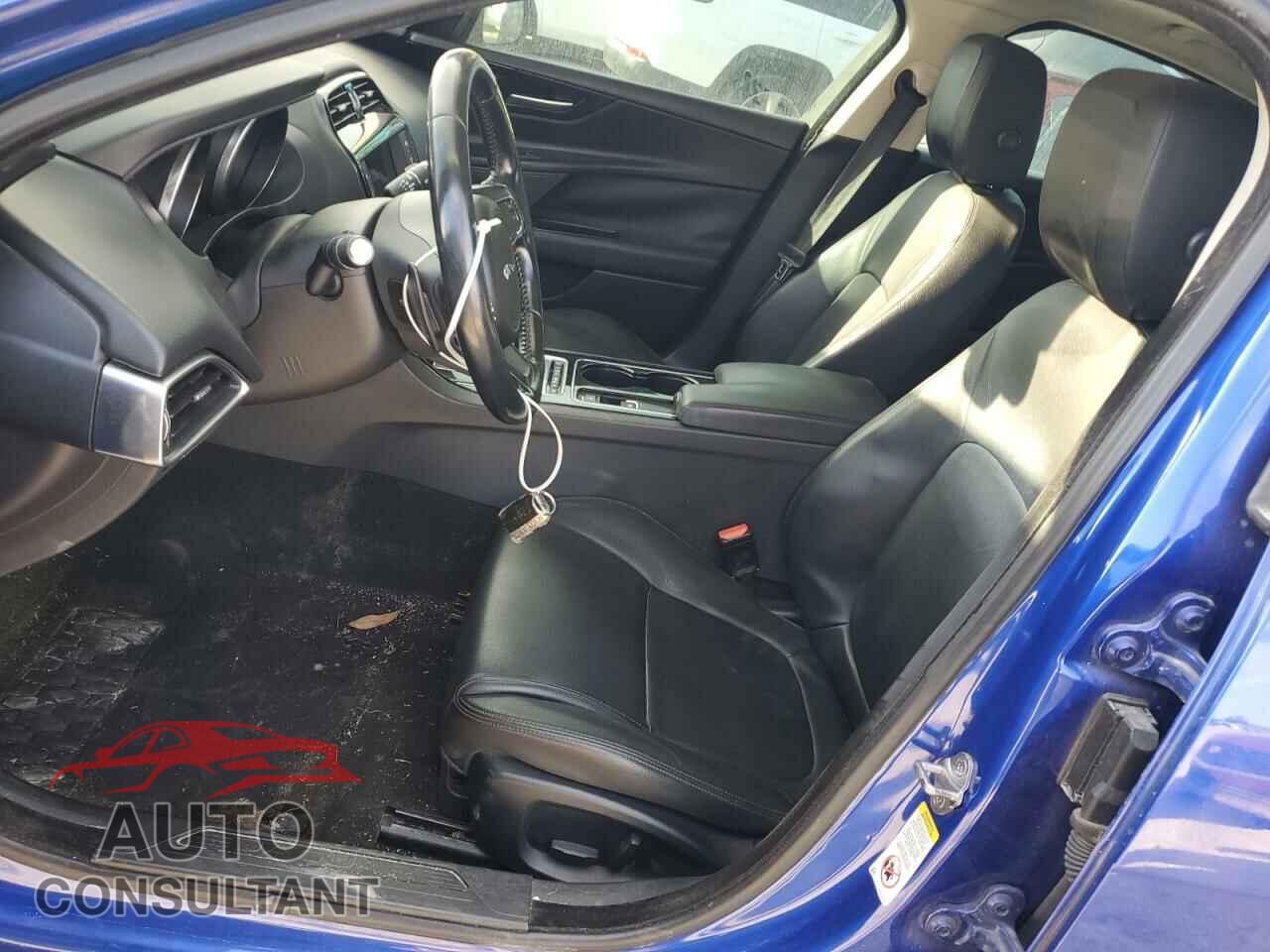 JAGUAR XE 2017 - SAJAD4BG6HA974034