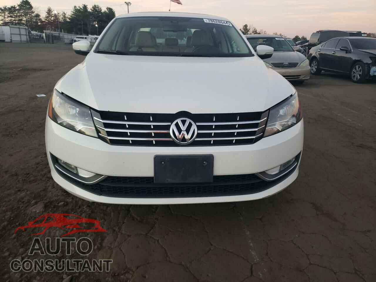 VOLKSWAGEN PASSAT 2014 - 1VWCT7A37EC003955