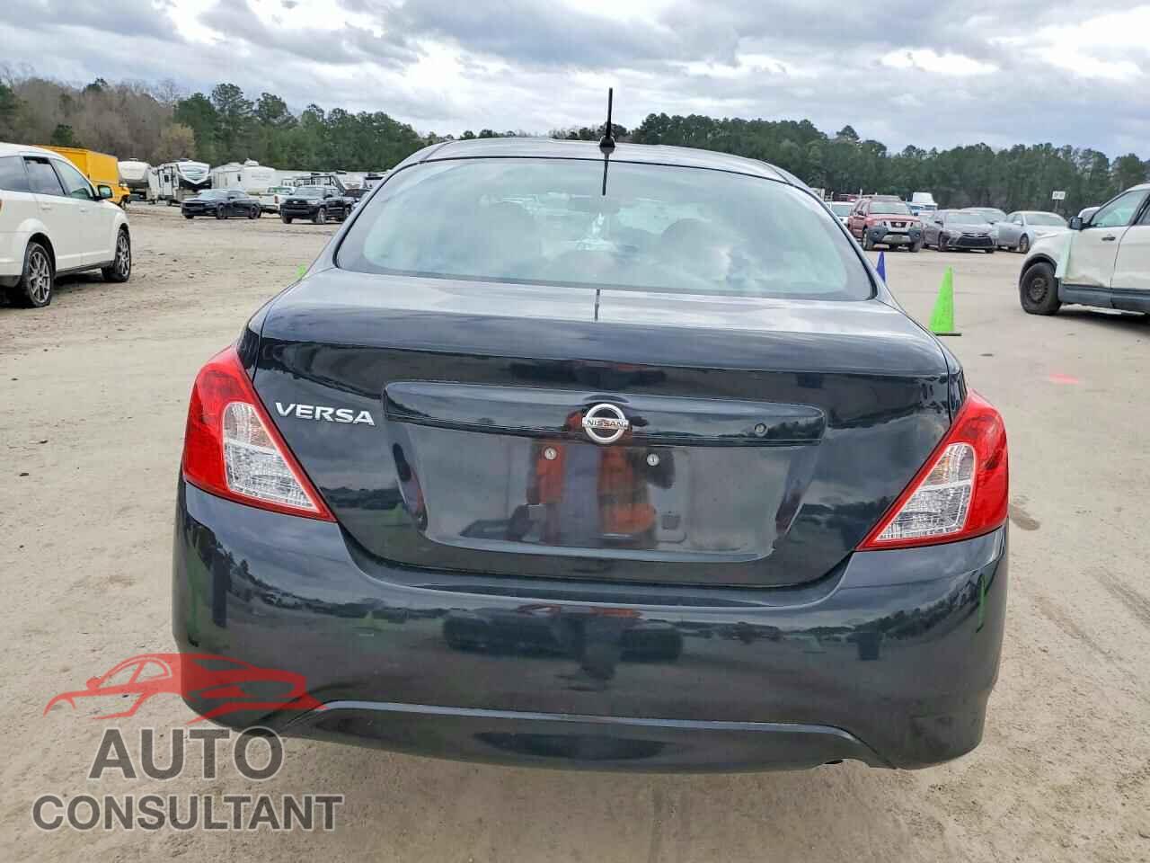 NISSAN VERSA 2017 - 3N1CN7AP1HL898015