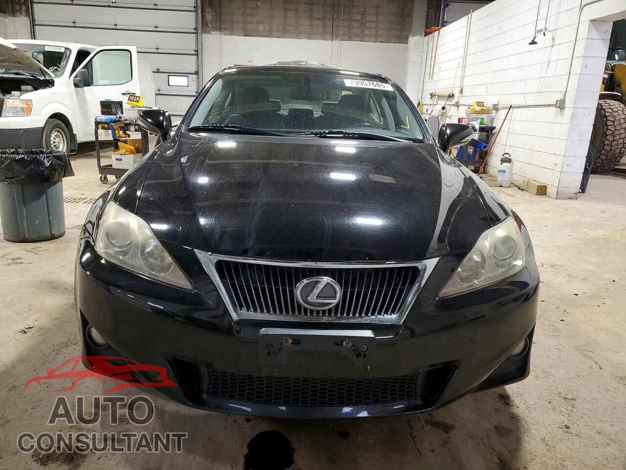 LEXUS IS 2011 - JTHCF5C22B5047413