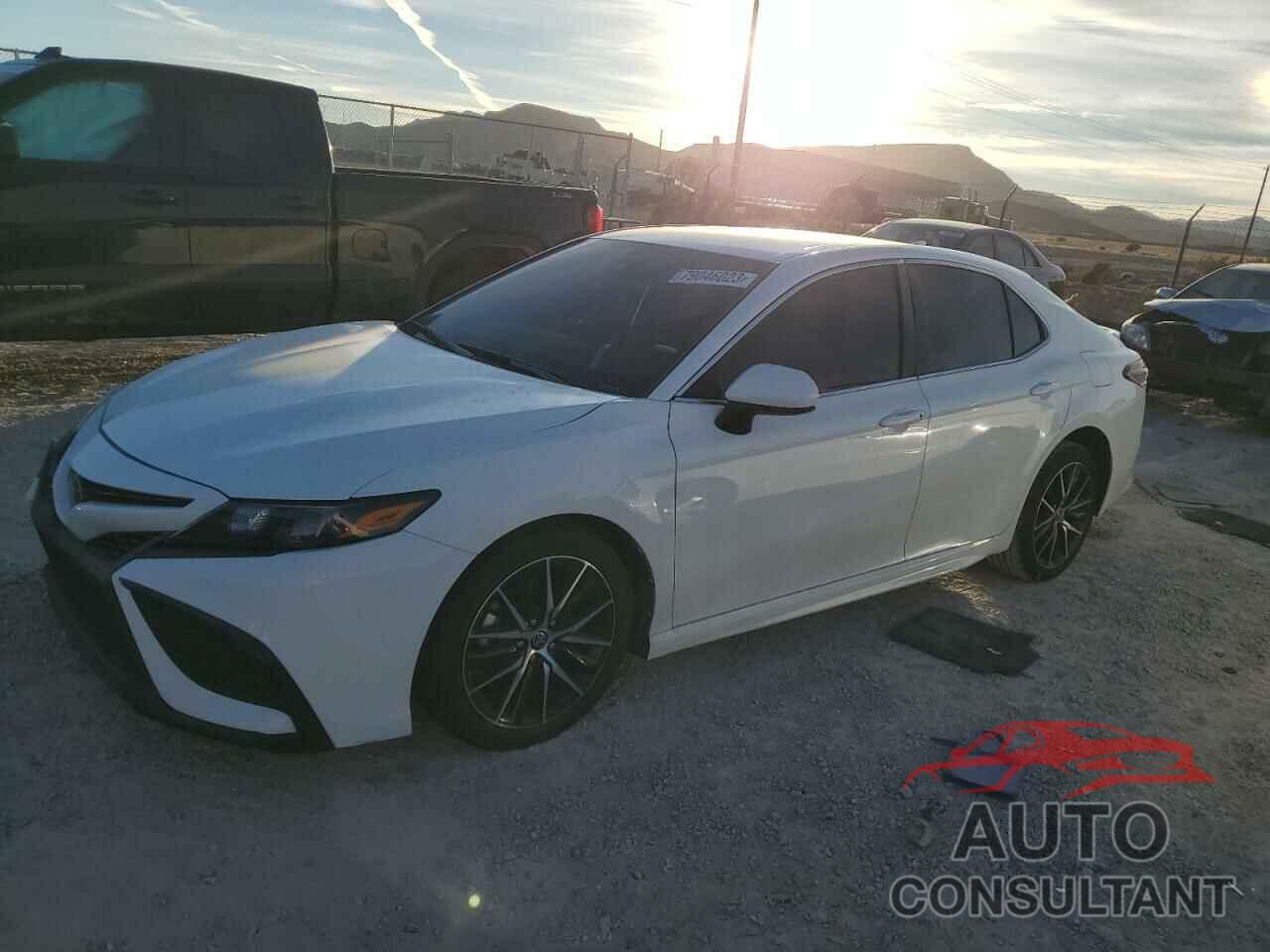 TOYOTA CAMRY 2021 - 4T1G11AK4MU576119