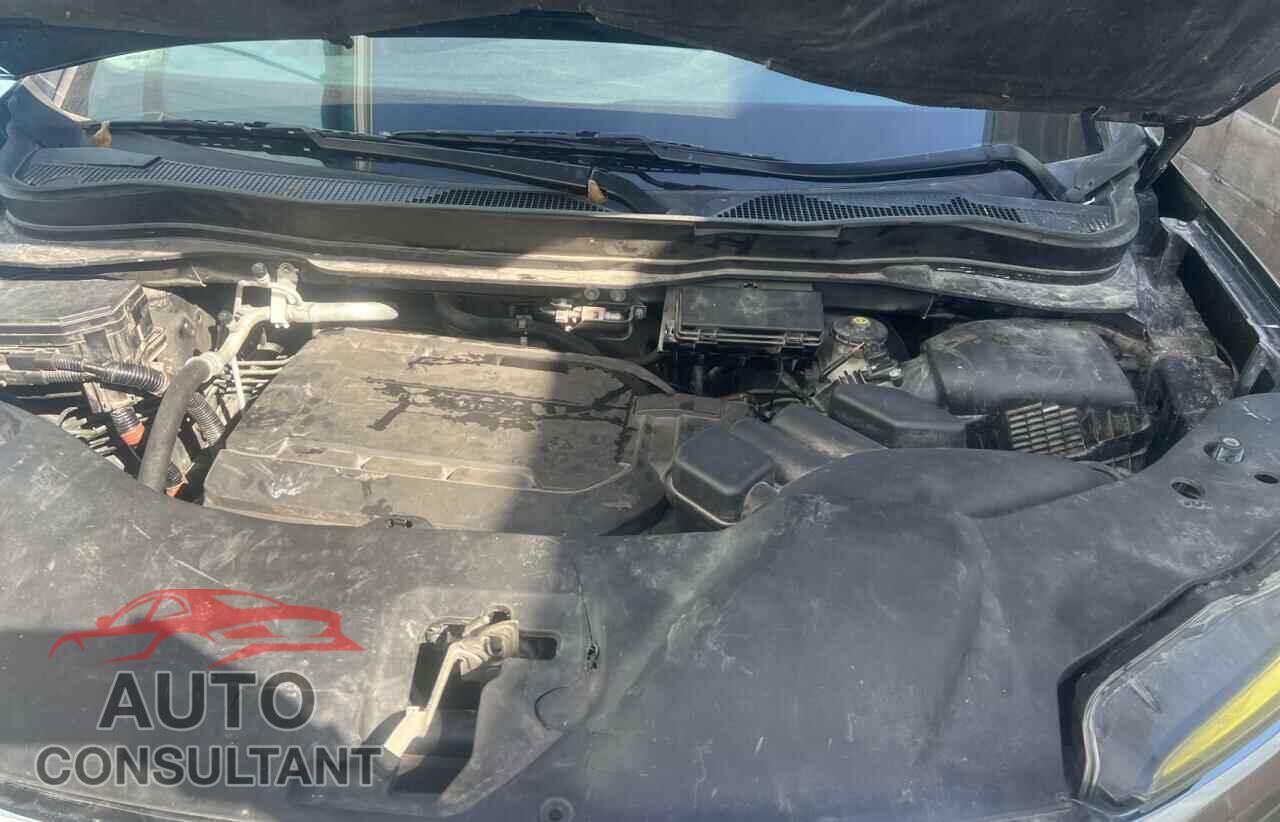 HONDA PILOT 2016 - 5FNYF5H39GB016979