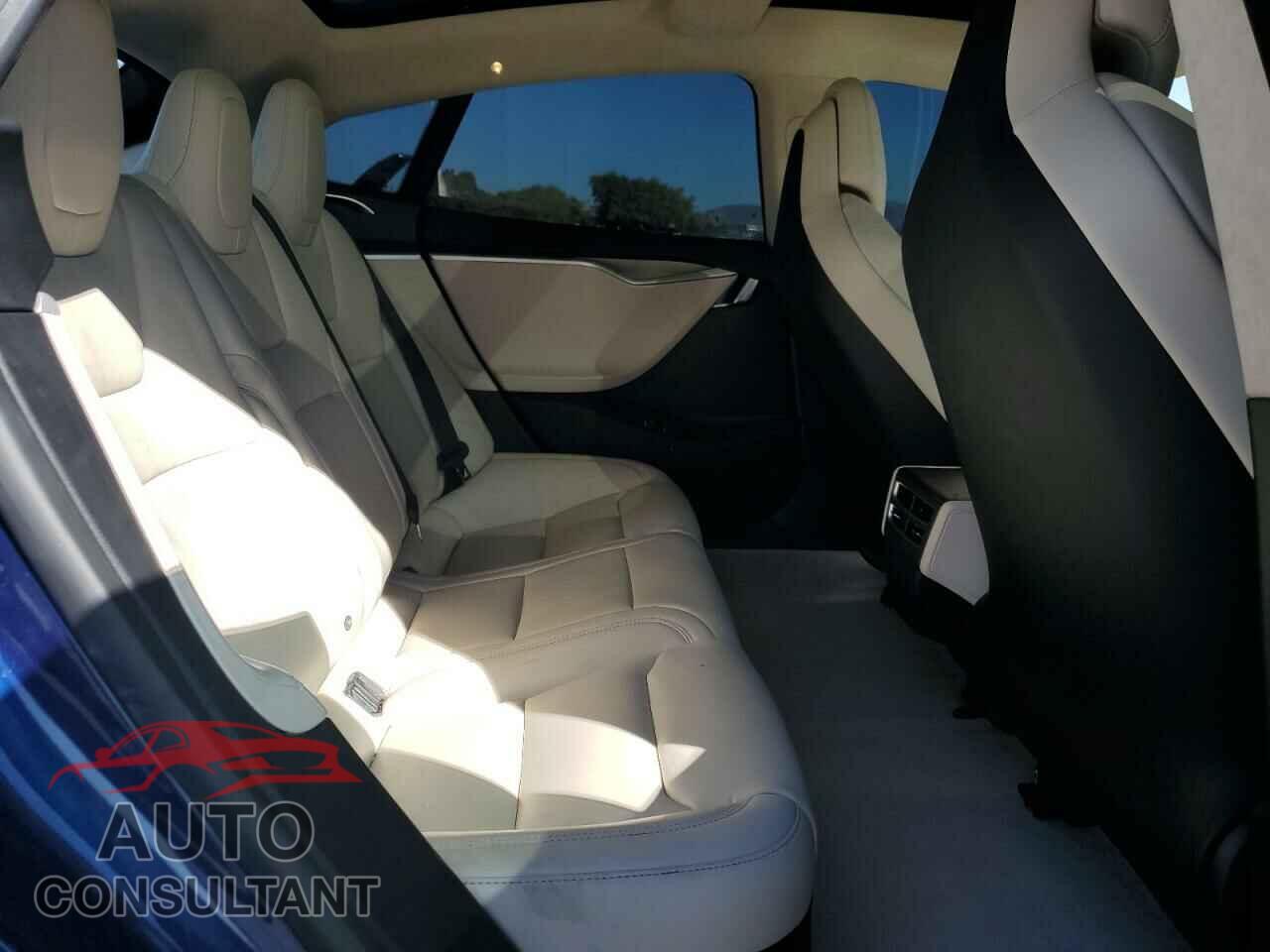TESLA MODEL S 2017 - 5YJSA1E2XHF215579