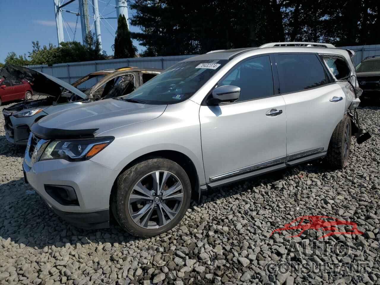 NISSAN PATHFINDER 2019 - 5N1DR2MM5KC618976