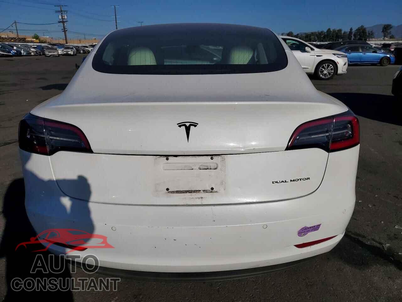TESLA MODEL 3 2018 - 5YJ3E1EB8JF135471
