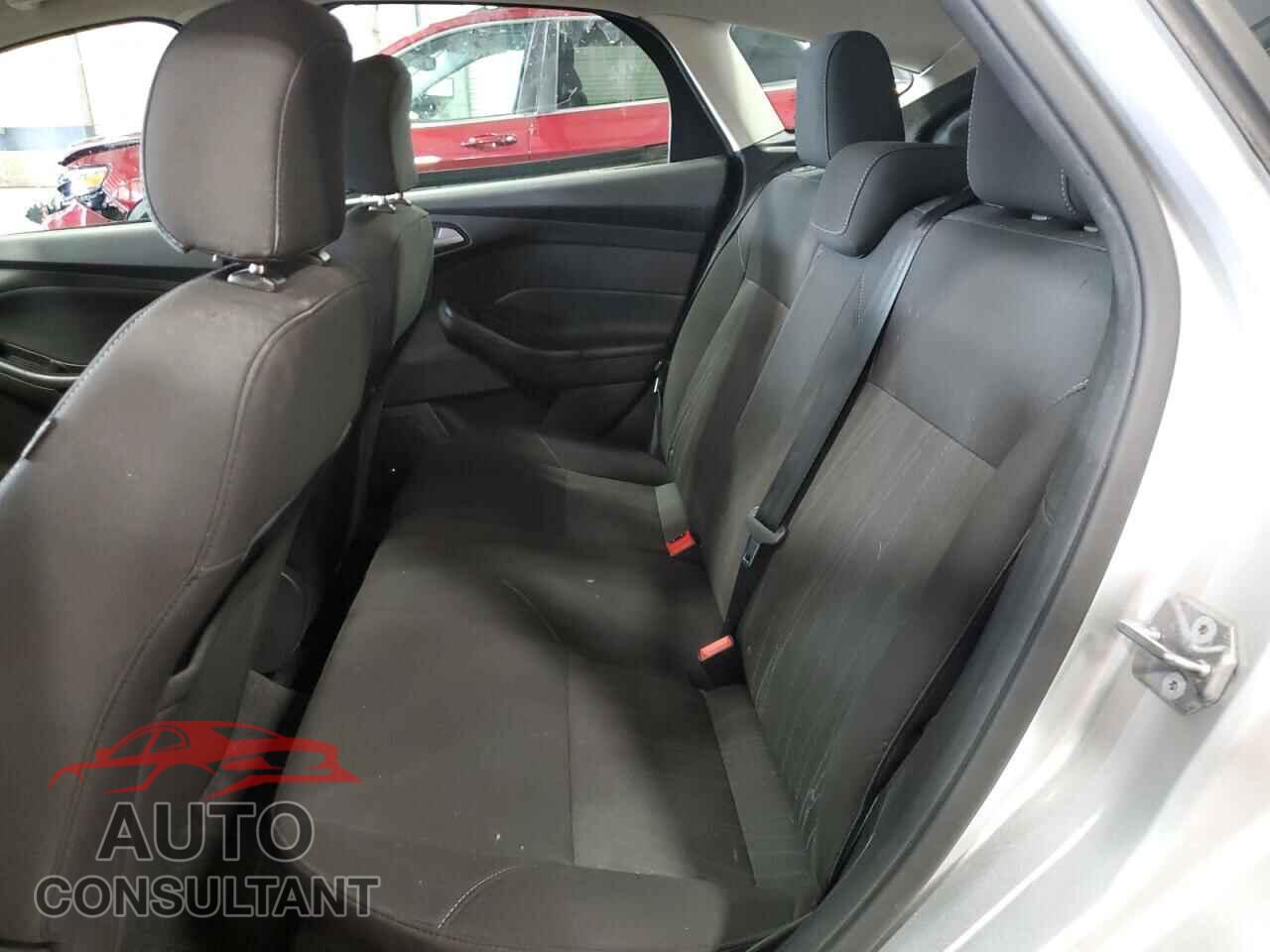 FORD FOCUS 2017 - 1FADP3M28HL336666