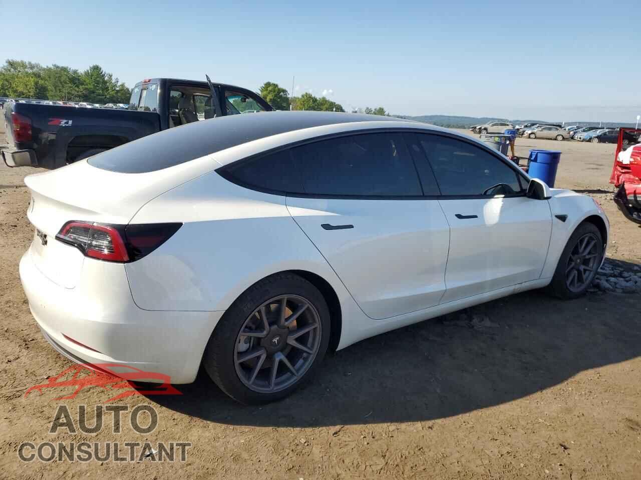 TESLA MODEL 3 2023 - 5YJ3E1EA4PF568429