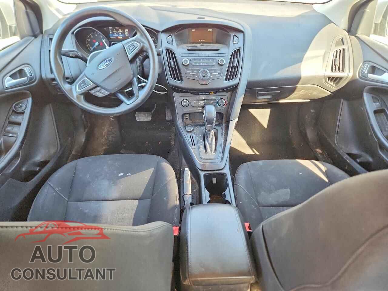 FORD FOCUS 2017 - 1FADP3F23HL313292