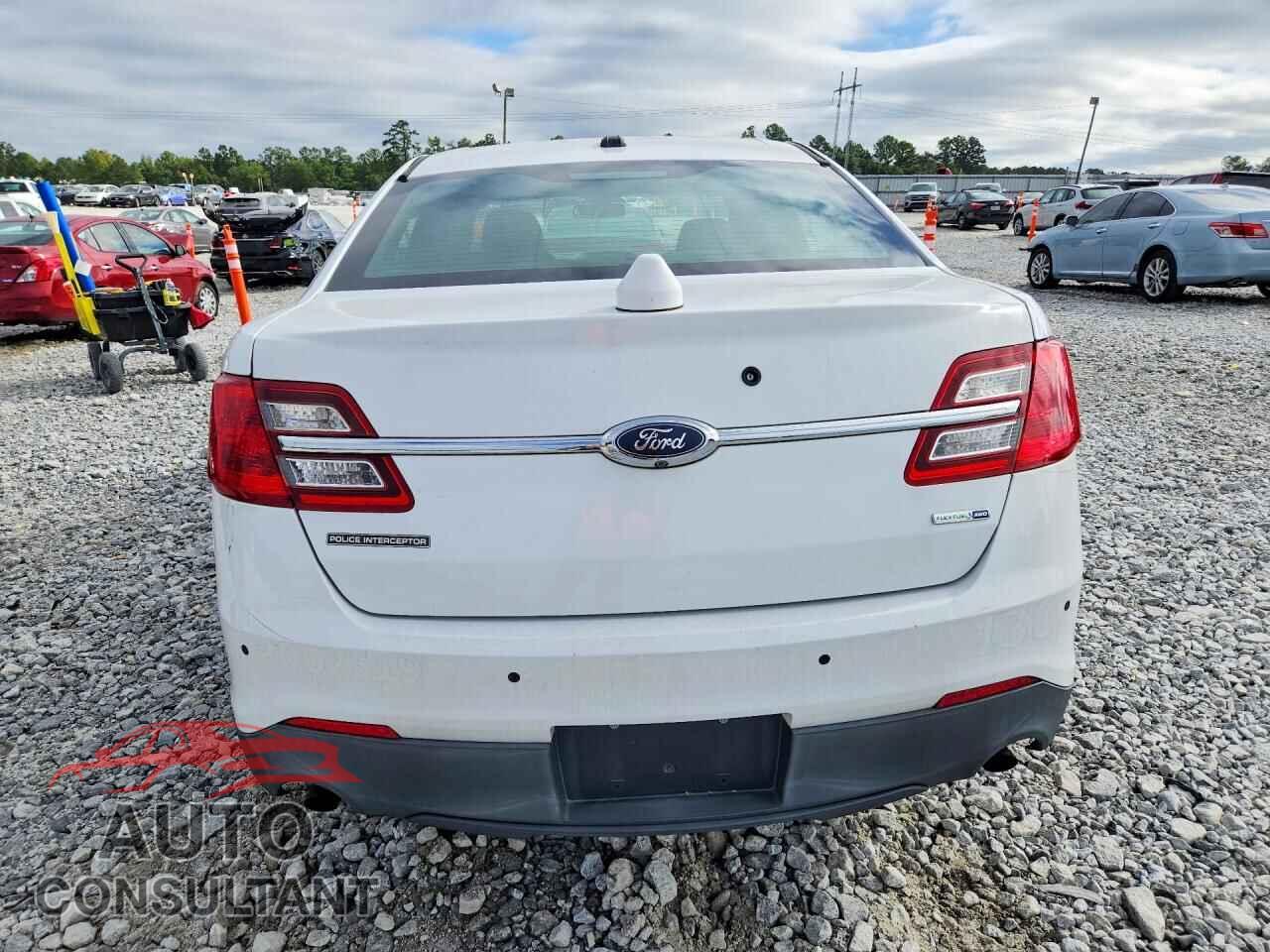 FORD TAURUS 2018 - 1FAHP2MK2JG141074