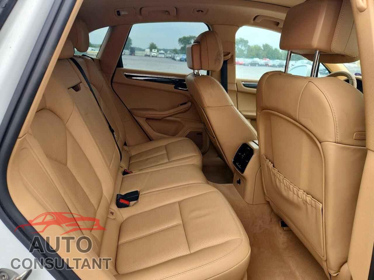 PORSCHE MACAN 2015 - WP1AB2A58FLB74277