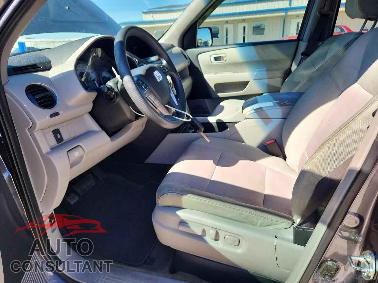 HONDA PILOT 2015 - 5FNYF3H37FB005109