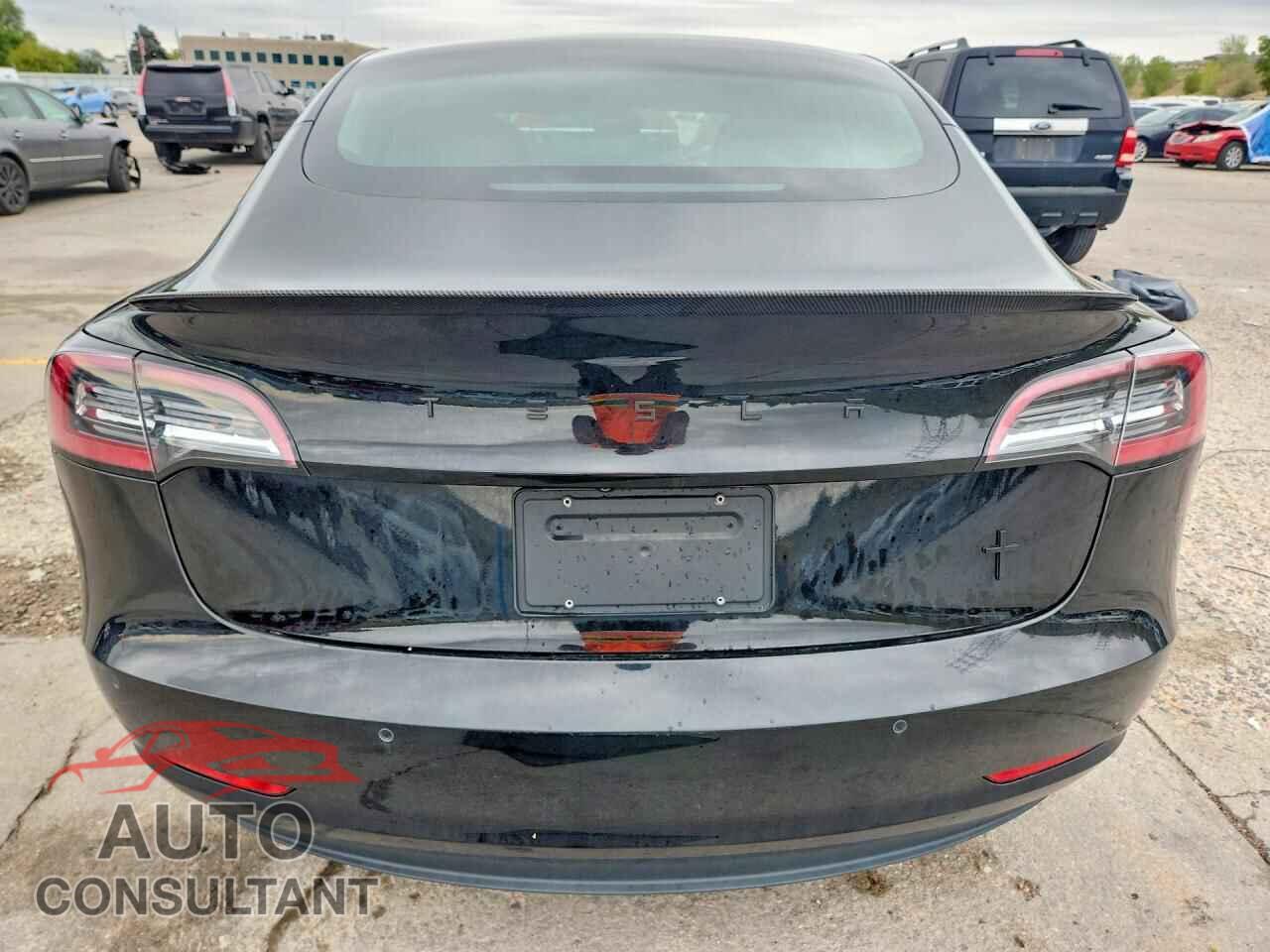 TESLA MODEL 3 2019 - 5YJ3E1EB0KF384770