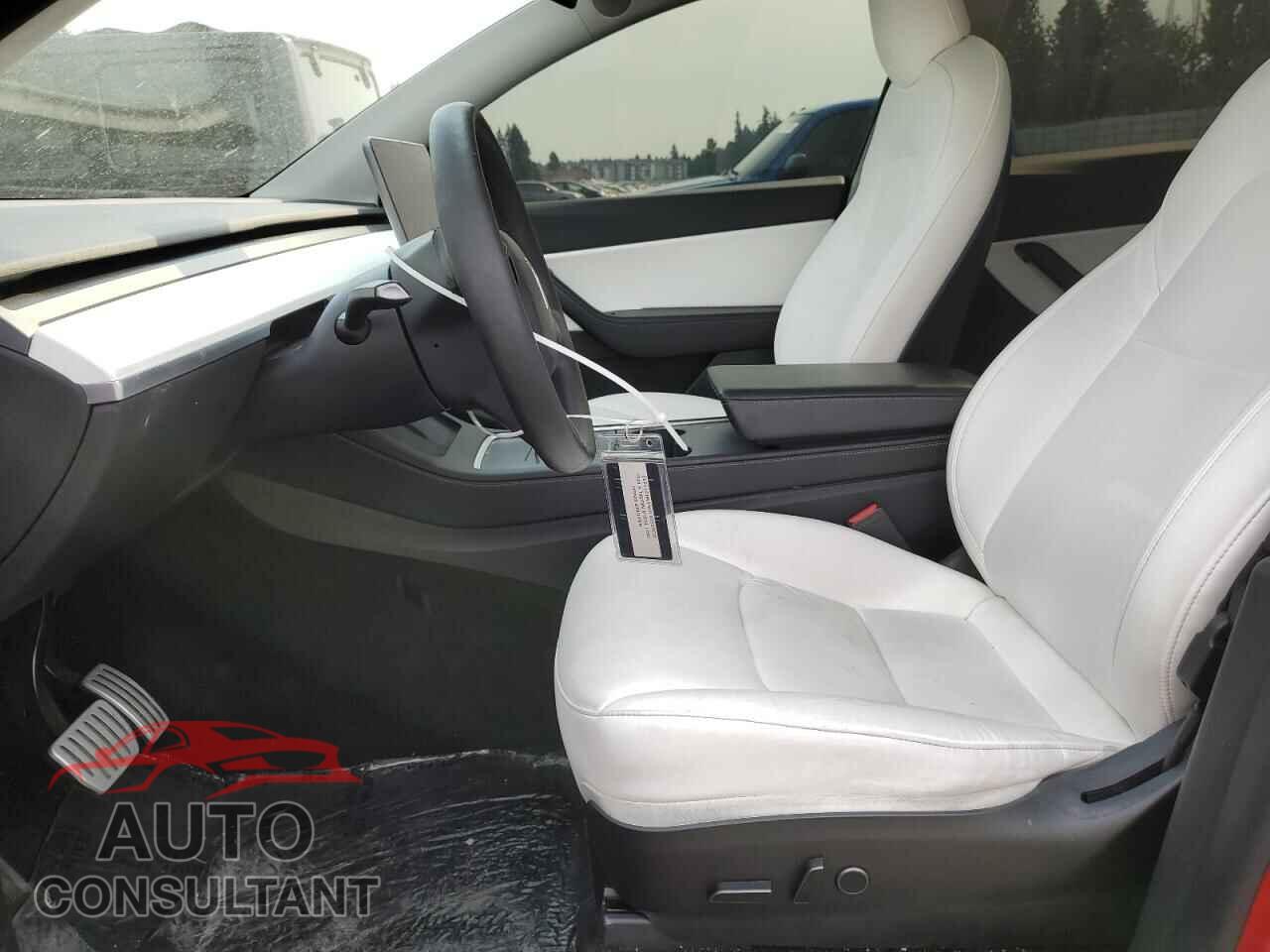 TESLA MODEL Y 2021 - 5YJYGDEF3MF215933