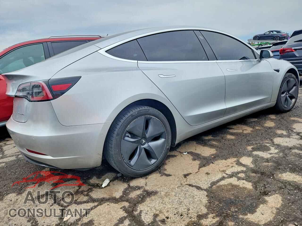 TESLA MODEL 3 2018 - 5YJ3E1EB0JF065075