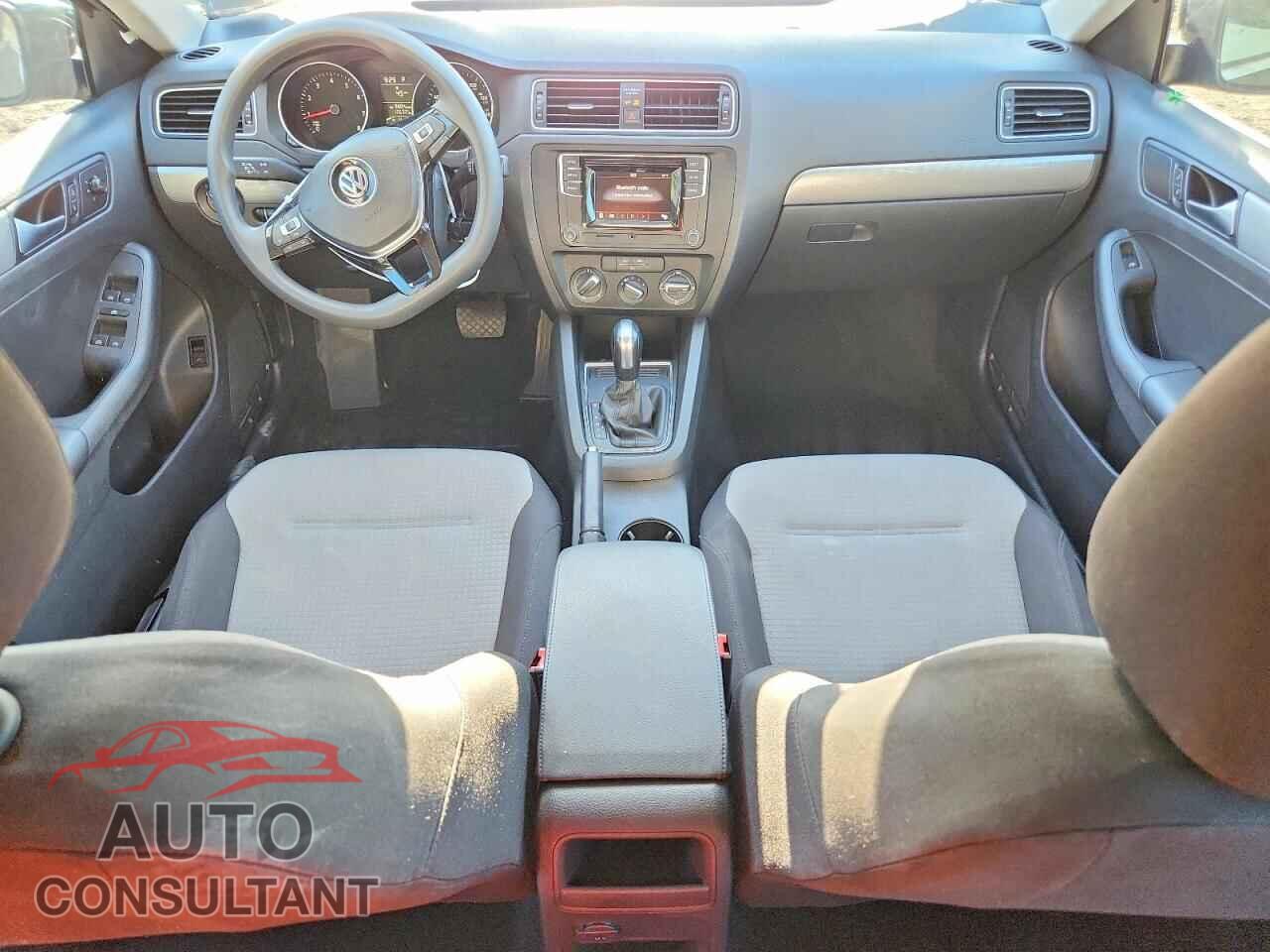 VOLKSWAGEN JETTA 2017 - 3VW2B7AJ4HM227054