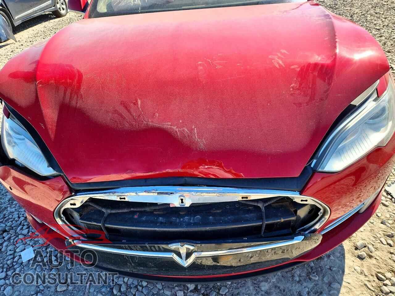 TESLA MODEL S 2015 - 5YJSA1E47FF118855