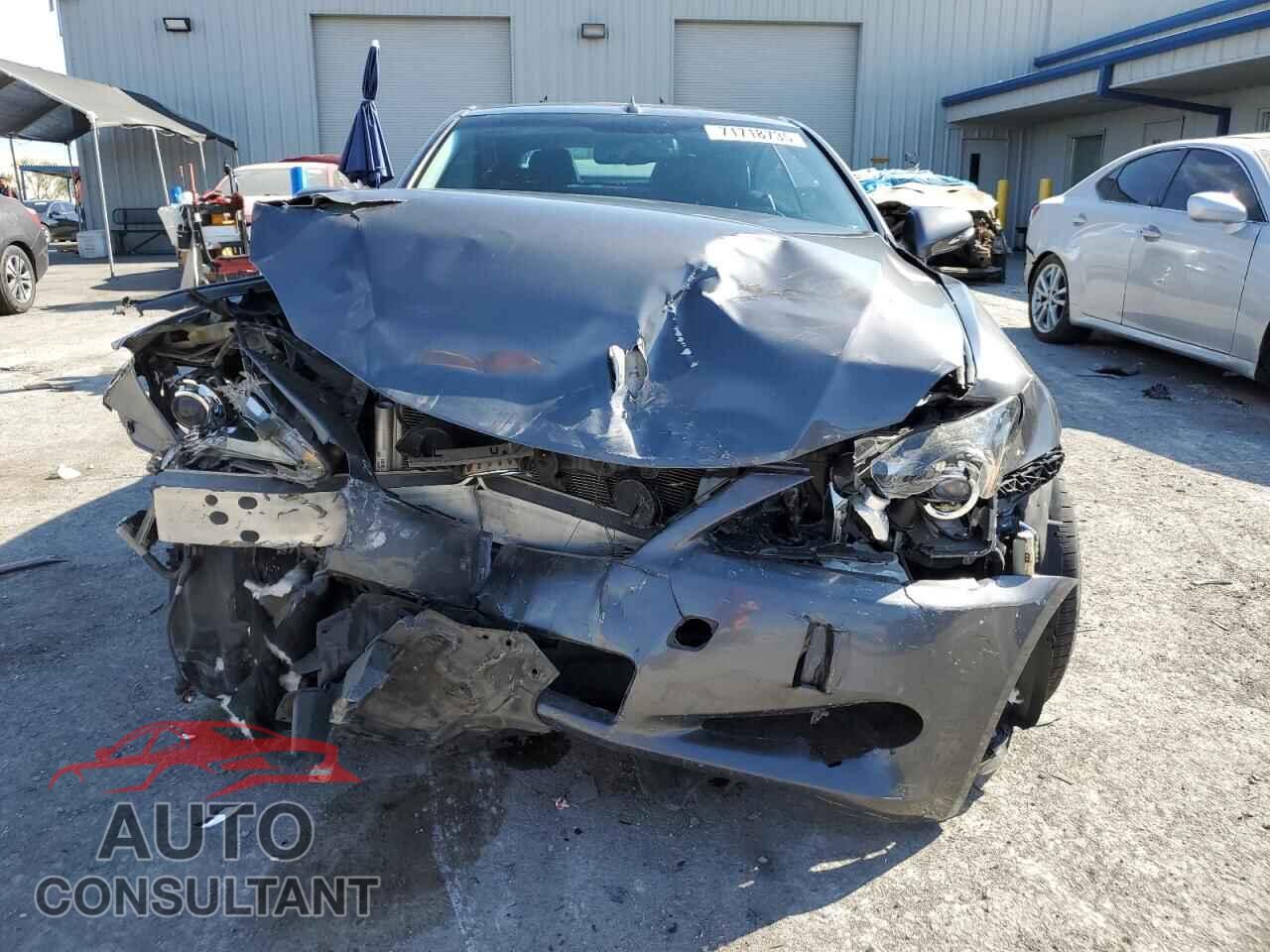 LEXUS IS 2013 - JTHFF2C2XD2527991