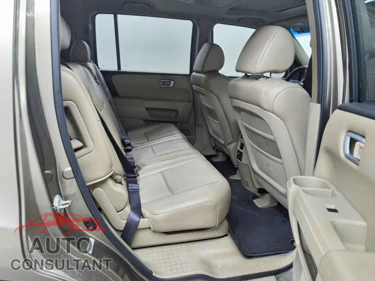 HONDA PILOT 2011 - 5FNYF3H66BB043273