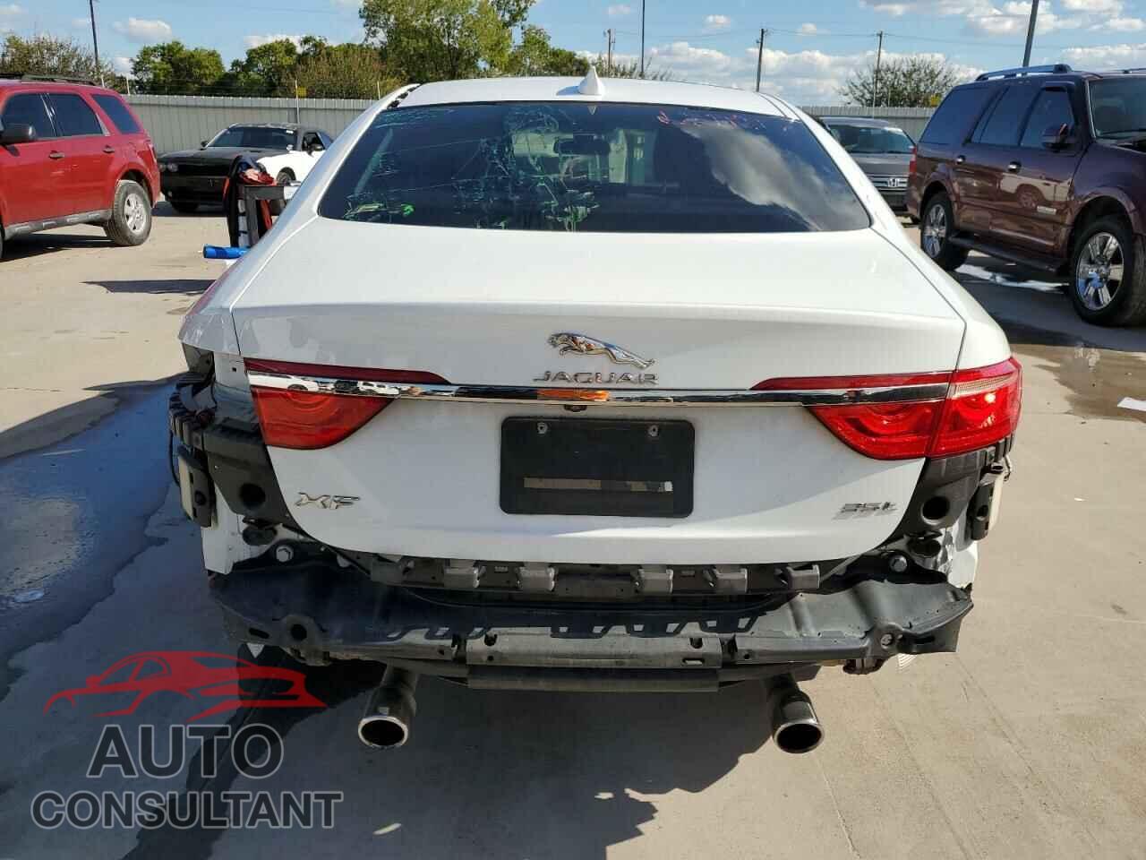 JAGUAR XF 2017 - SAJBD4BV1HCY27126