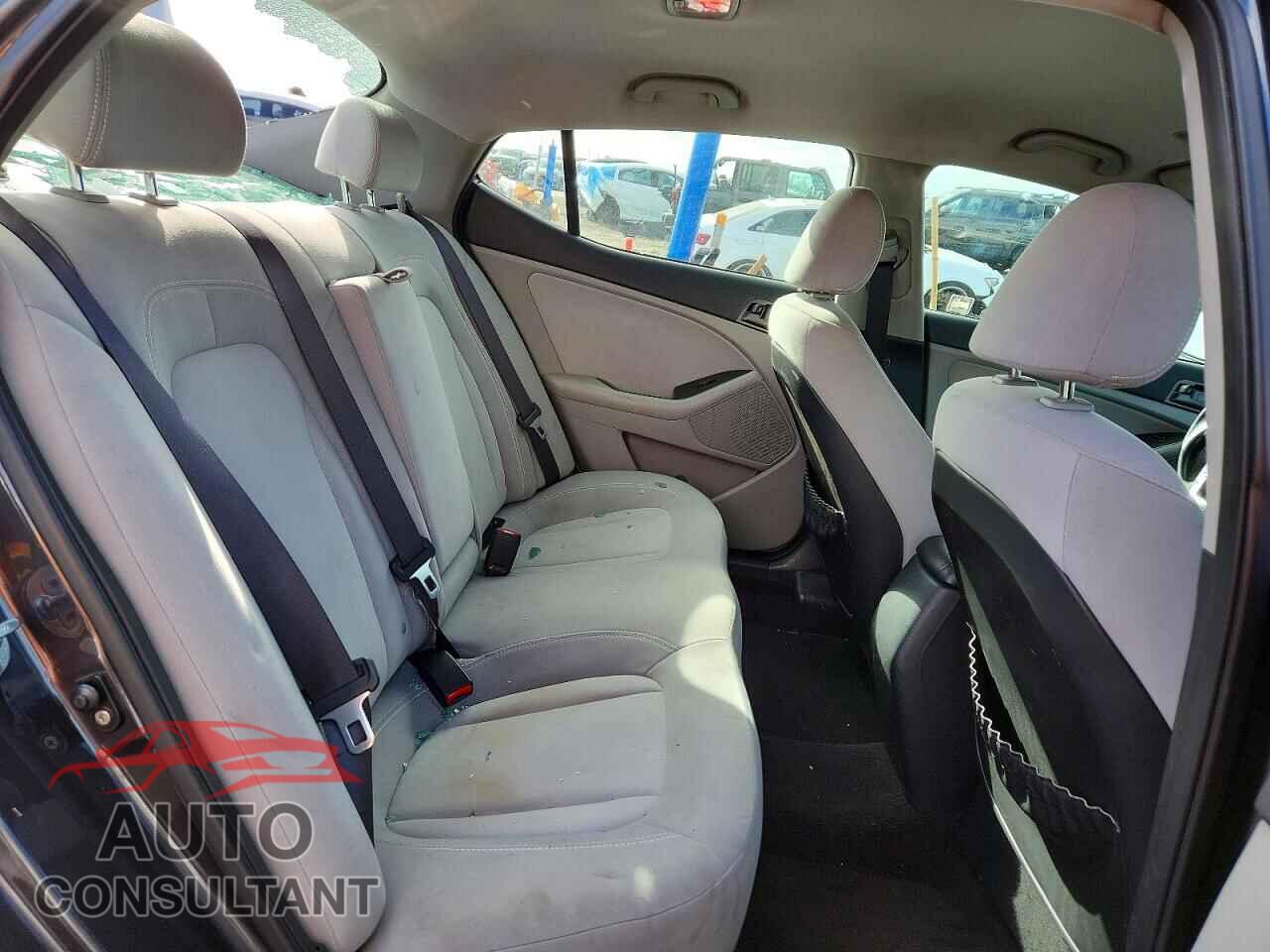 KIA OPTIMA 2011 - KNAGM4A72B5124666