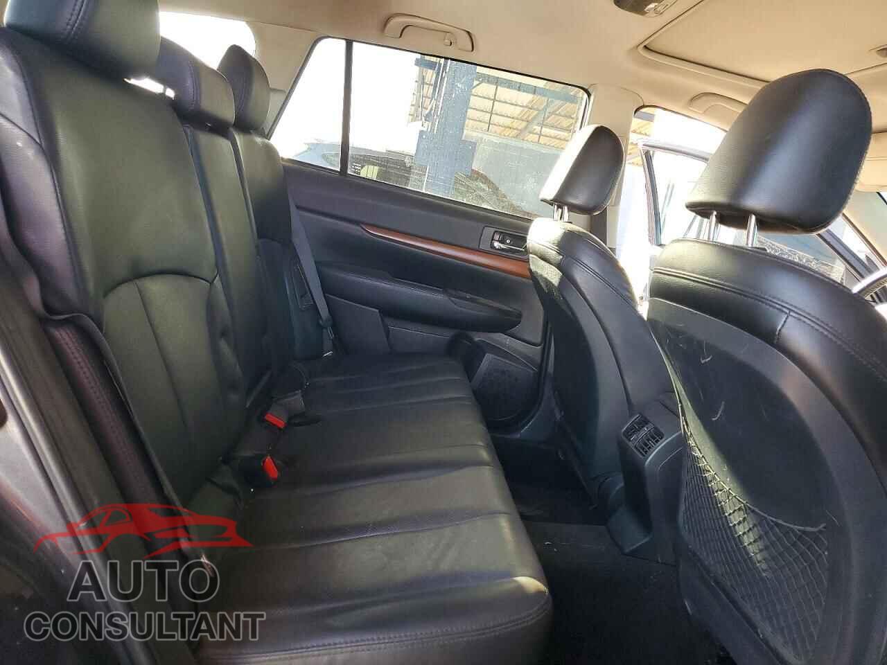 SUBARU OUTBACK 2013 - 4S4BRBKC8D3235781