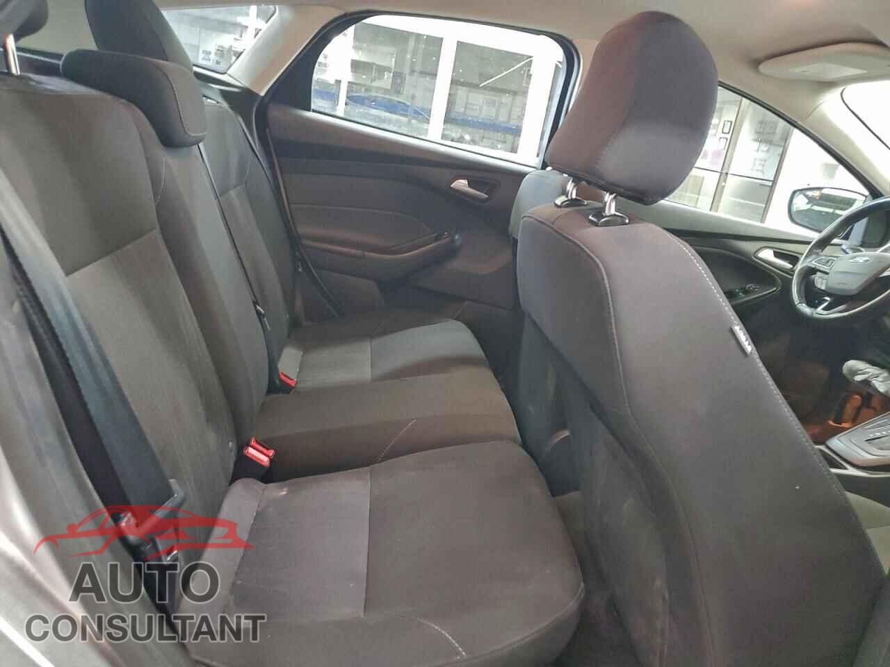 FORD FOCUS 2017 - 1FADP3K29HL304196