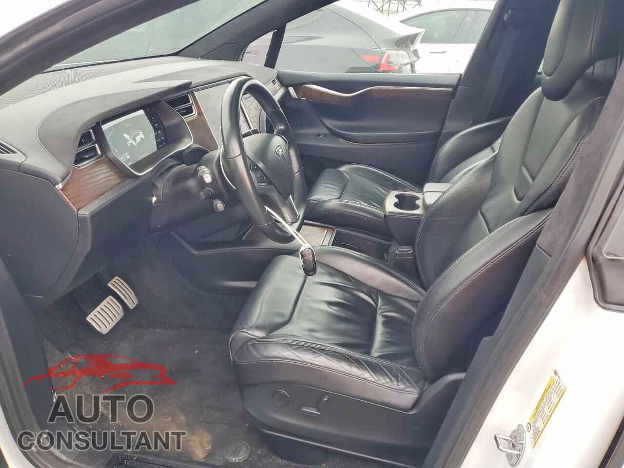 TESLA MODEL X 2017 - 5YJXCBE42HF051865