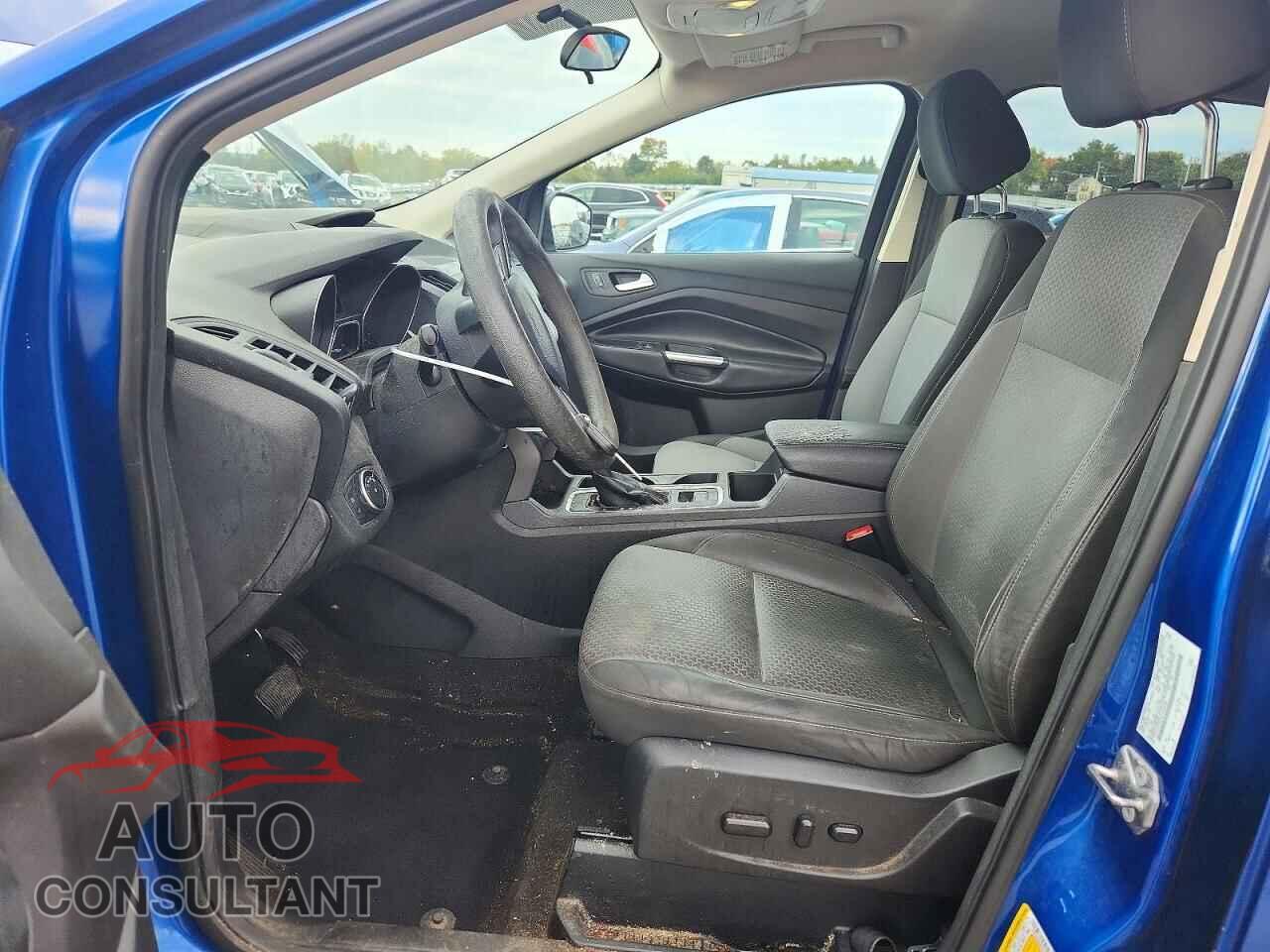 FORD ESCAPE 2017 - 1FMCU9GD8HUE00256
