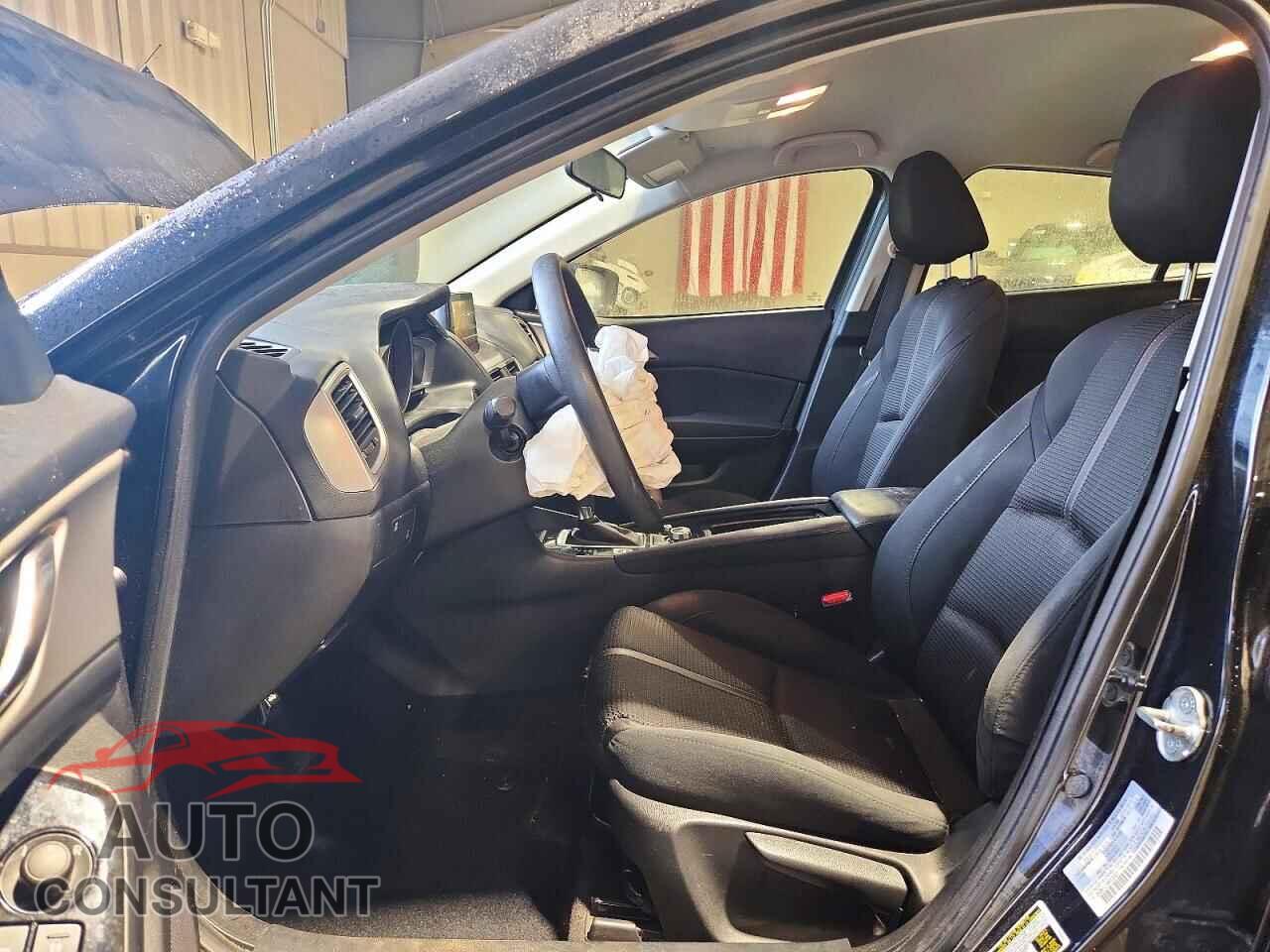 MAZDA 3 2017 - 3MZBN1U73HM133431