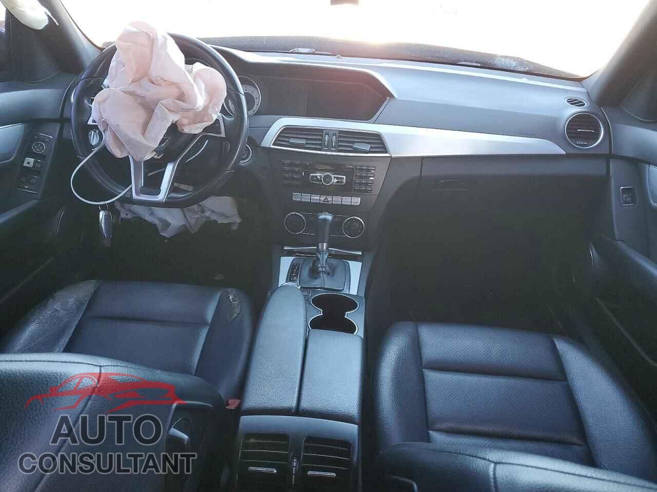 MERCEDES-BENZ C-CLASS 2013 - WDDGF4HB9DA844876