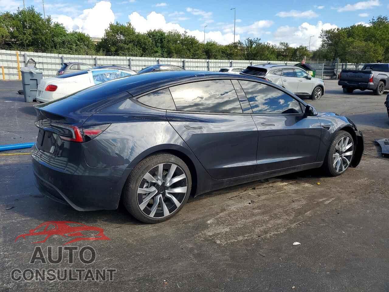 TESLA MODEL 3 2025 - 5YJ3E1EA0SF036118