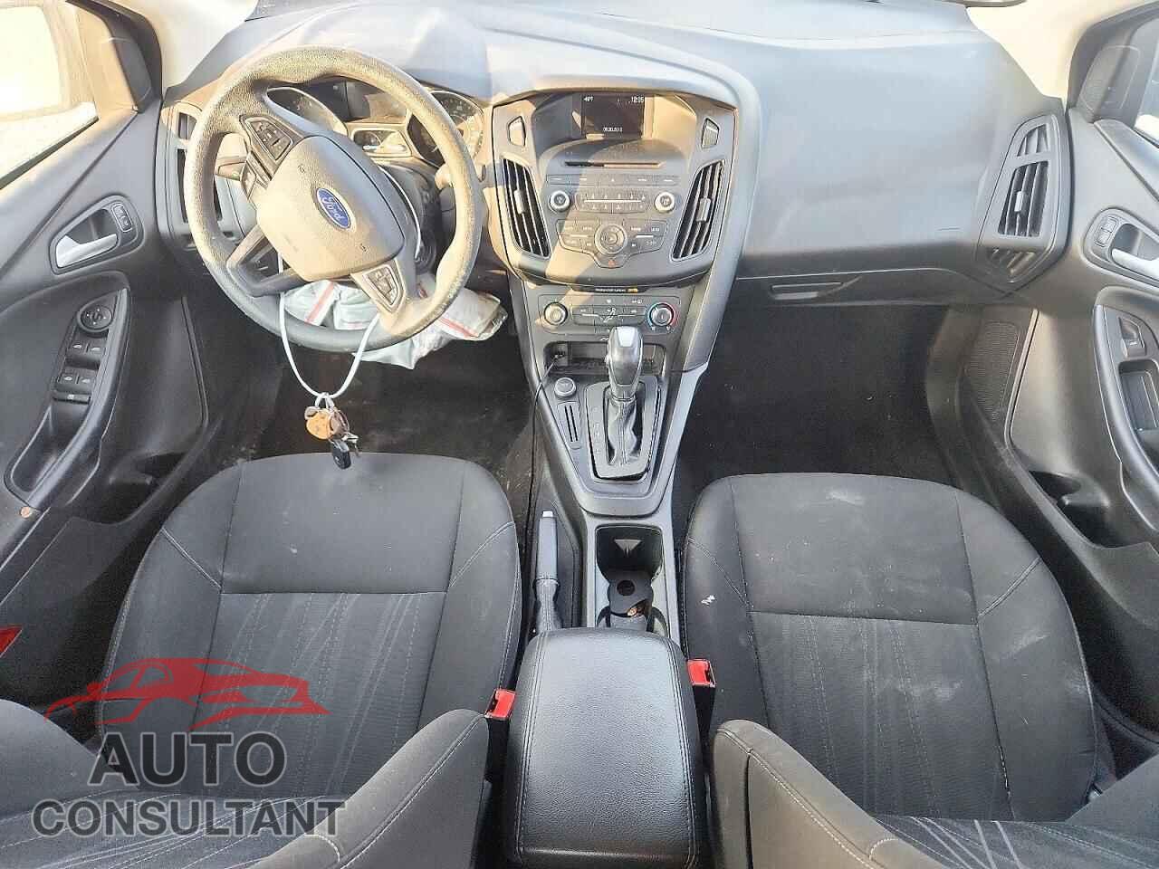 FORD FOCUS 2016 - 1FADP3F26GL392276