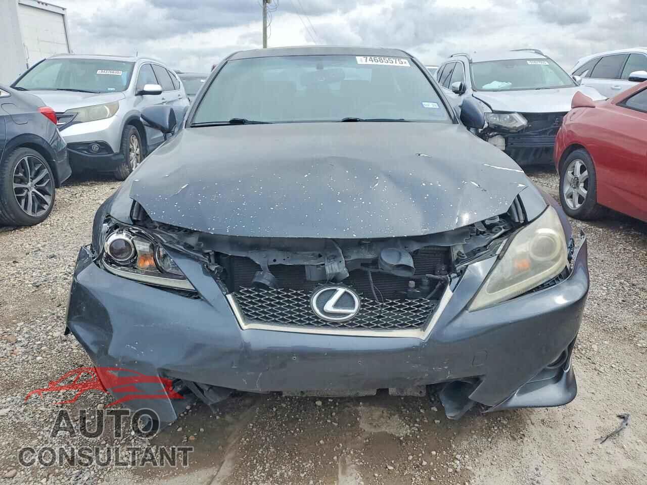 LEXUS IS 2011 - JTHBF5C28B5136804