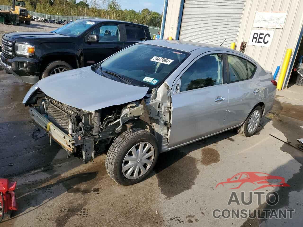NISSAN VERSA 2018 - 3N1CN7AP1JL835163